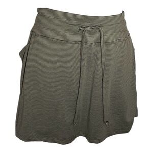 NWOT Woman Balance Collection Black and Gray Pin Stripe Skort with Drawstrings